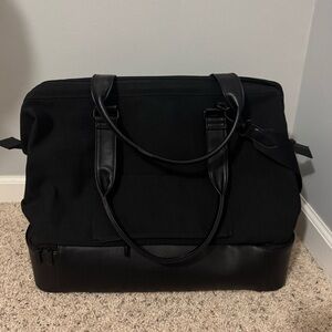 BÉIS Black Weekender